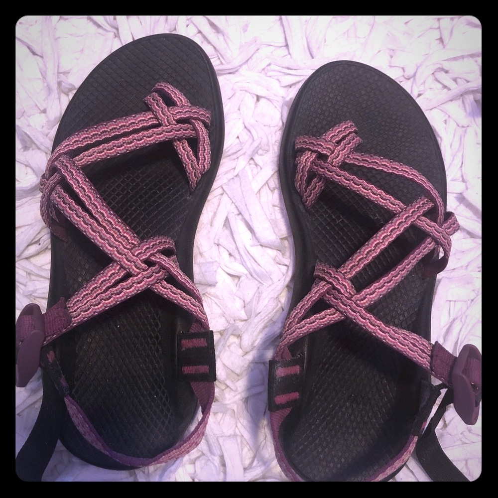 Pink/purple Chacos